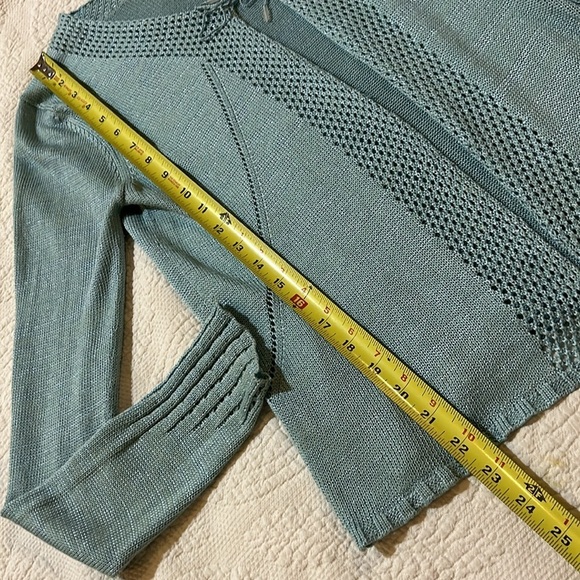 Tommy Bahama Crochet Cardigan. XS - Picture 8 of 10